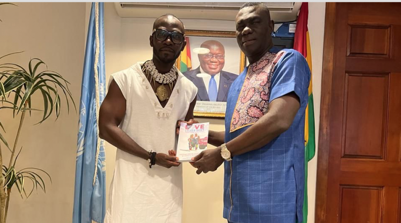 Okyeame Kwame Arrives In NYC To Kickoff Brands Tour